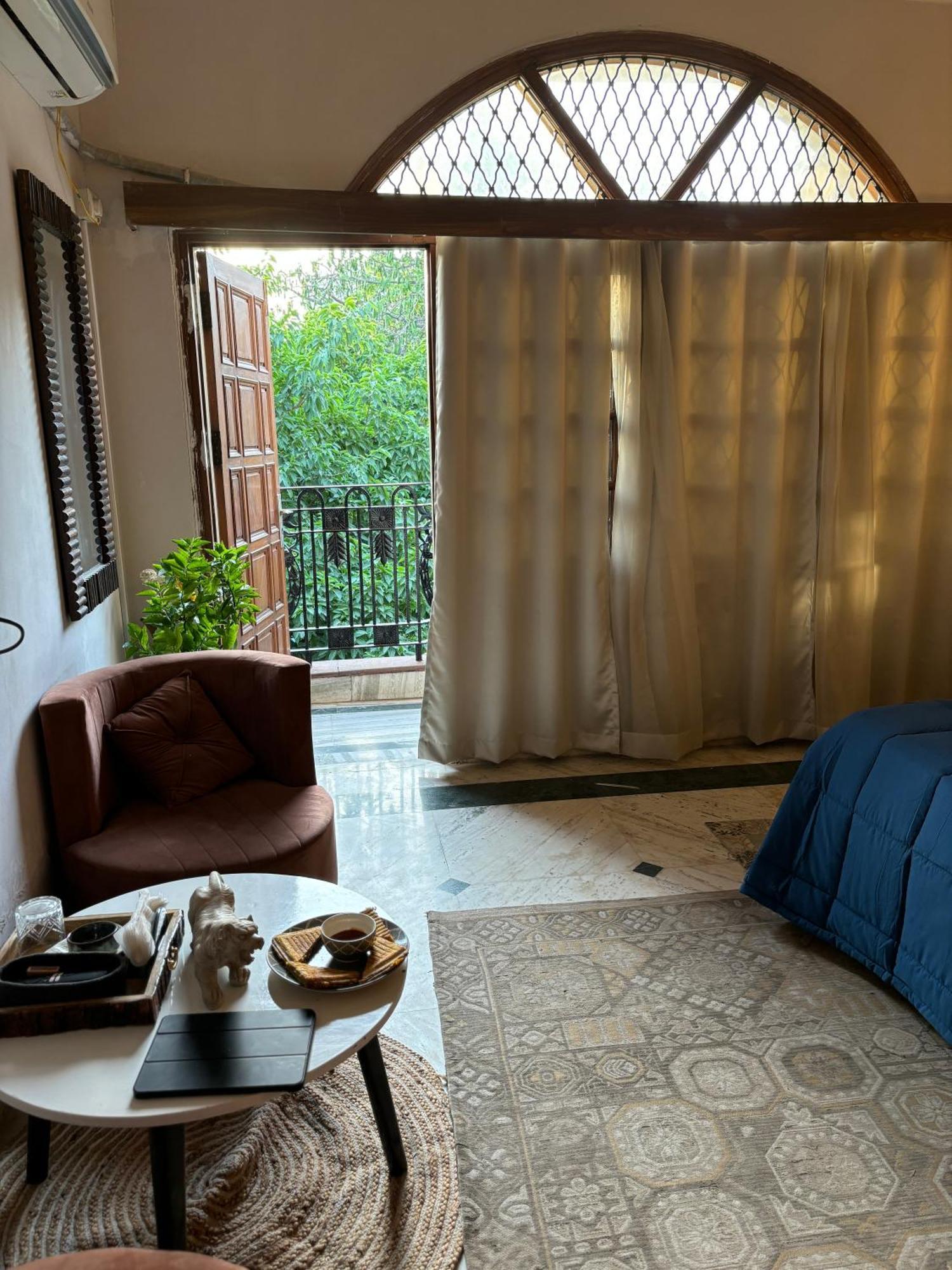 Atharva'S Homestay By Goaround Homes - Nehru Enclave Metro, South Delhi New Delhi Exterior photo