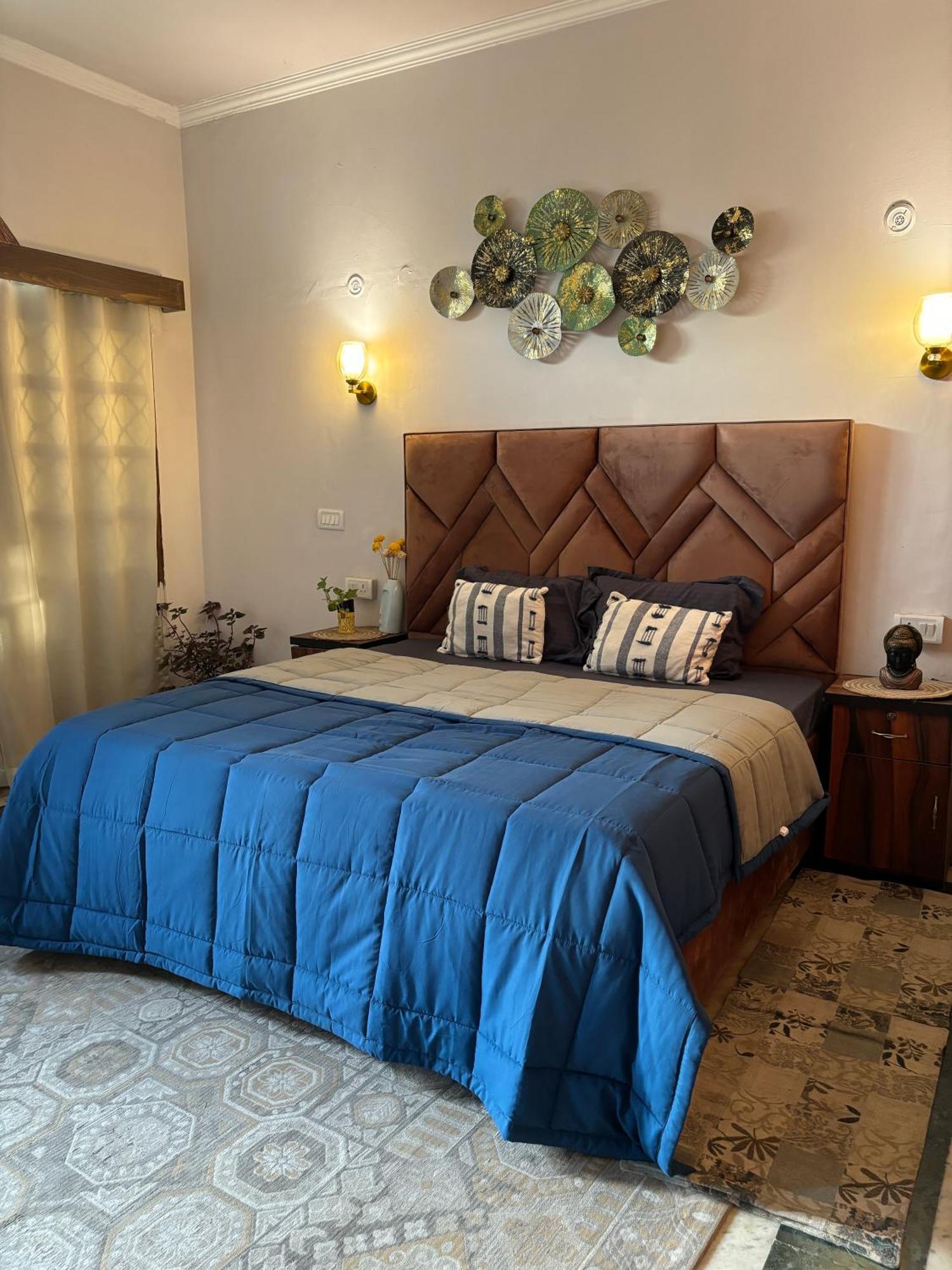 Atharva'S Homestay By Goaround Homes - Nehru Enclave Metro, South Delhi New Delhi Exterior photo